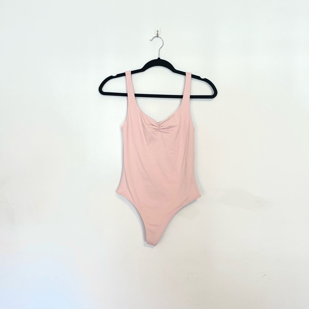 Aritzia Contour Sweetheart Bodysuit